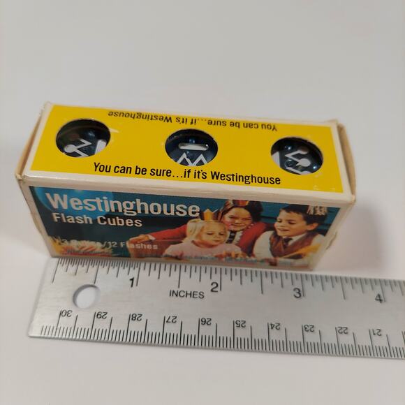Vintage Flash Cubes Lot Westinghouse 5 Boxes 15 Camera Flashcubes 60 Flashes - Picture 12 of 13